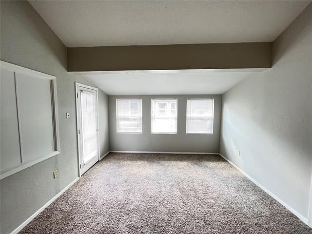 Building Photo - 9696 Walnut St