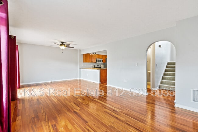 Building Photo - 2711 Canterbury Dr