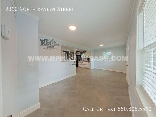 Building Photo - 2310 N Baylen St