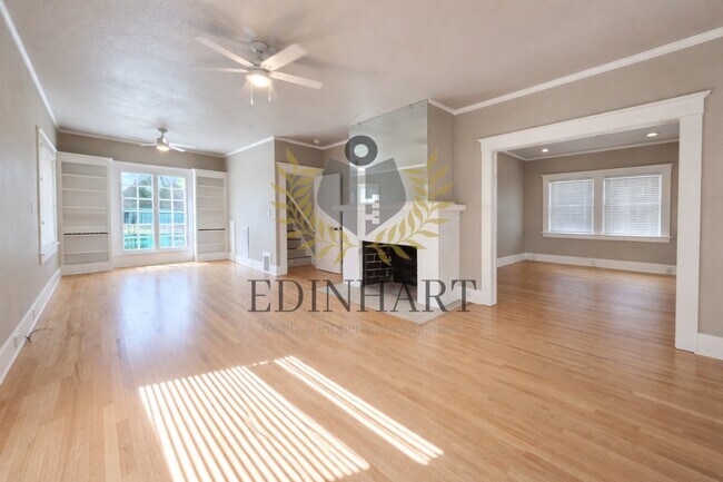 Building Photo - 1105 N College Ave