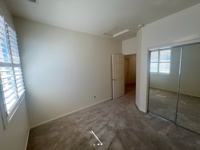 Building Photo - Stunning Views - Three Bedroom in Heron...