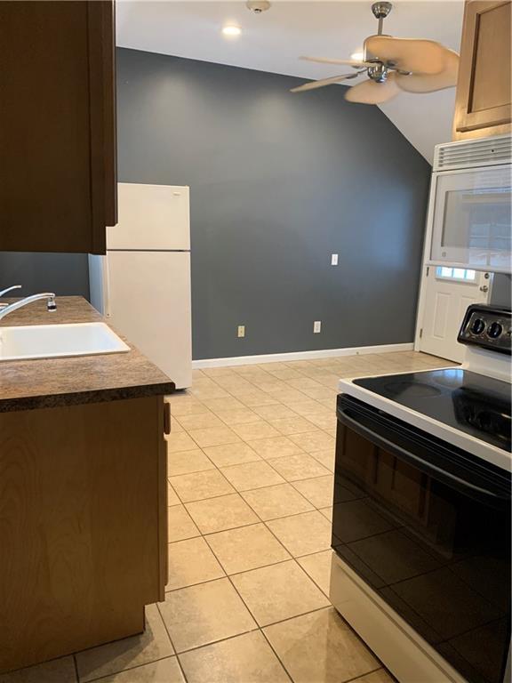 Building Photo - 59 Hartford Pike