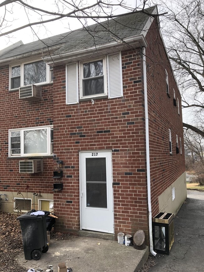 Building Photo - 217 S Pkwy Blvd