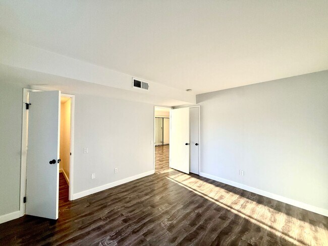 Building Photo - CASA VERDE - One Bedroom - Unfurnished - Long Term