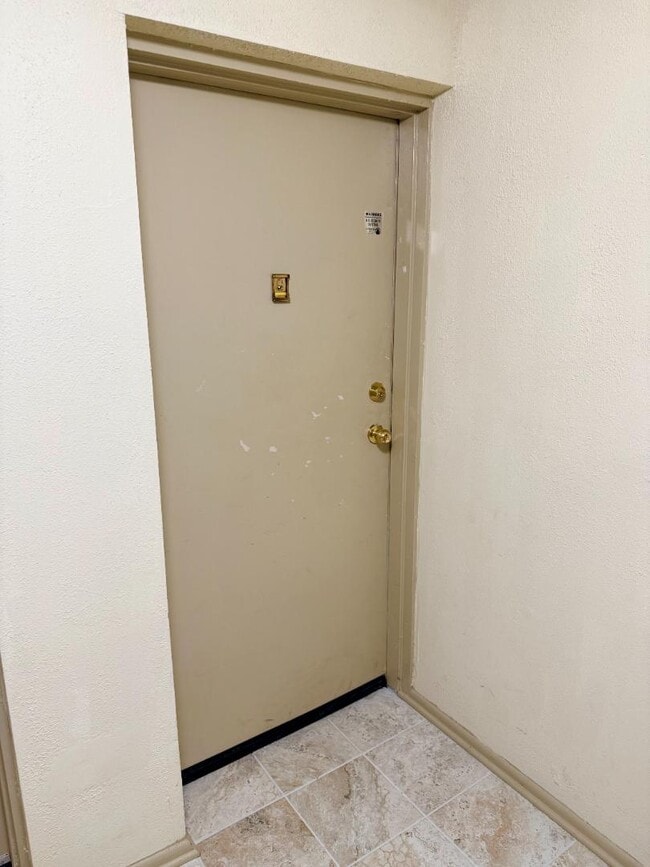 Building Photo - 5 Suntop Ct