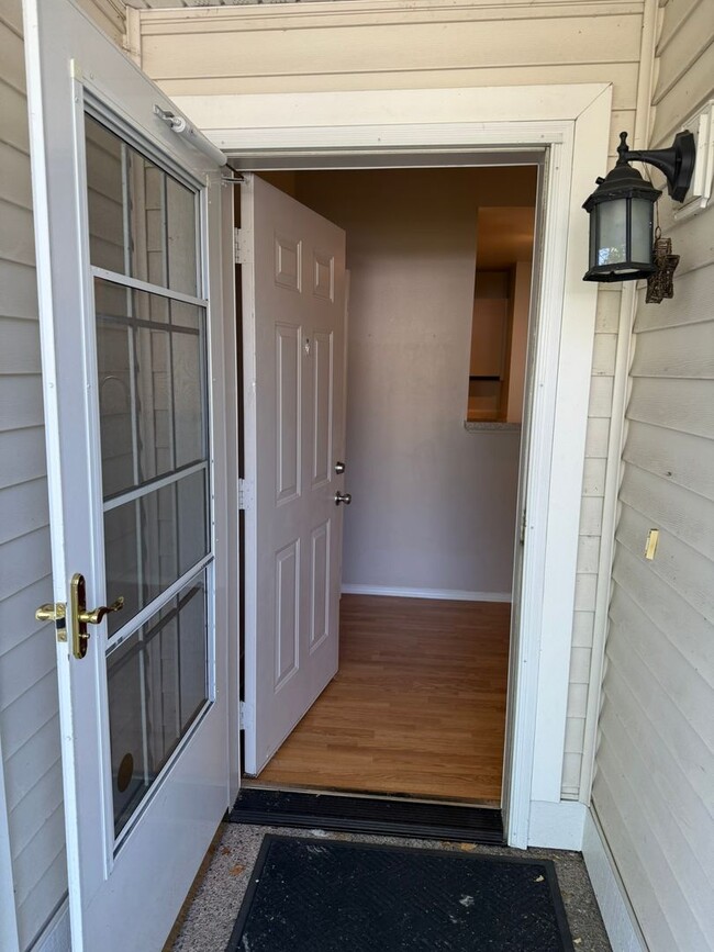 Building Photo - 2Bd/2Ba Kent Condo
