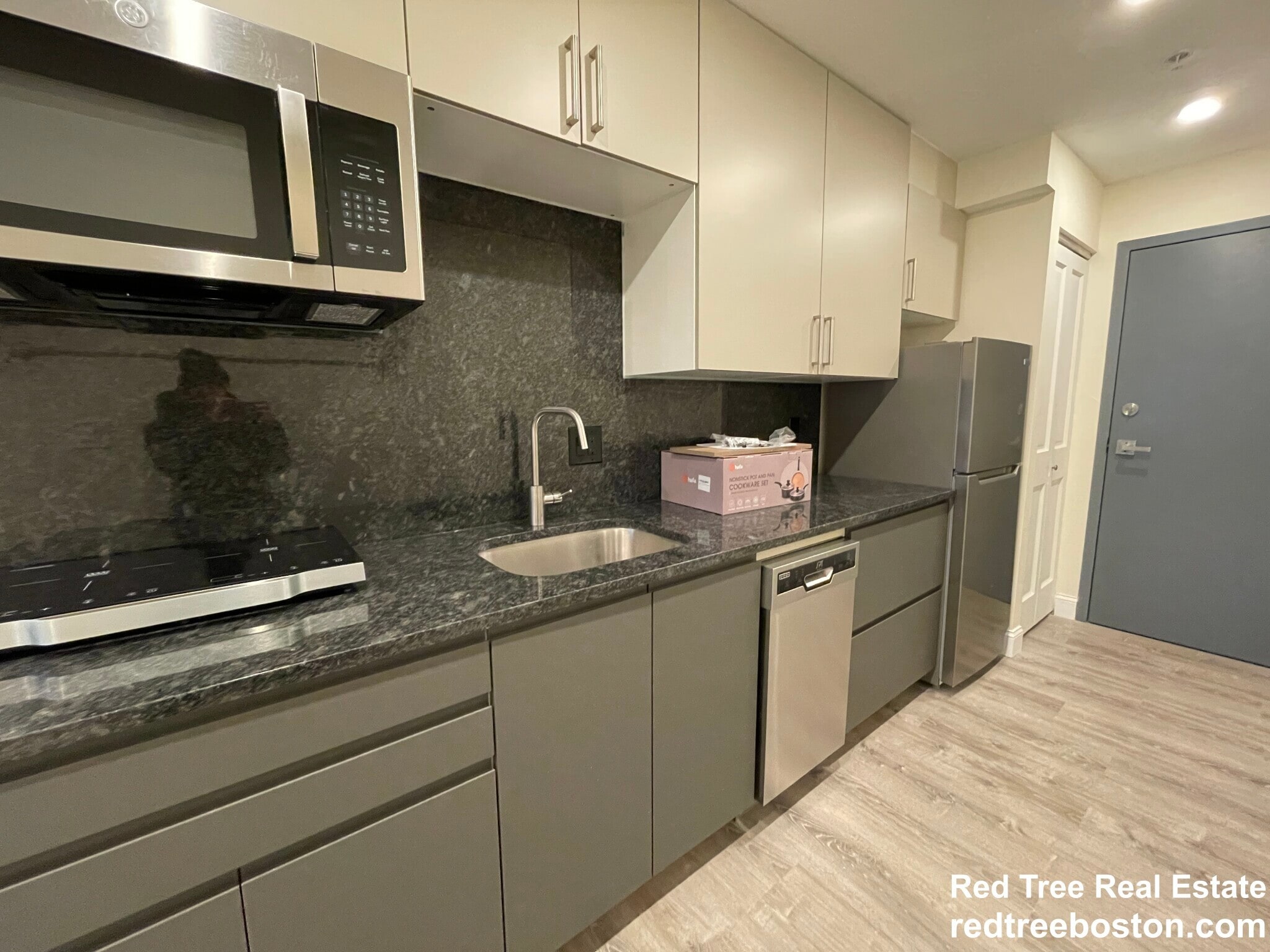 Building Photo - 1028a Commonwealth Ave