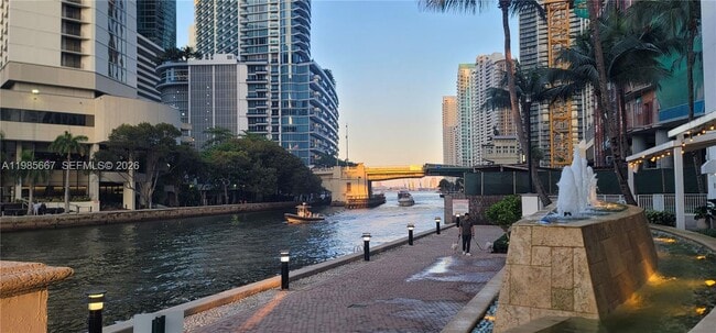 Building Photo - 31 SE 5th St