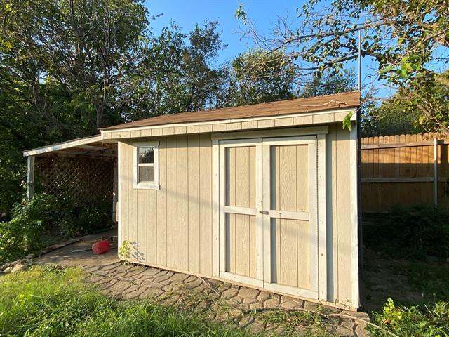 Building Photo - 5824 Storm Dr