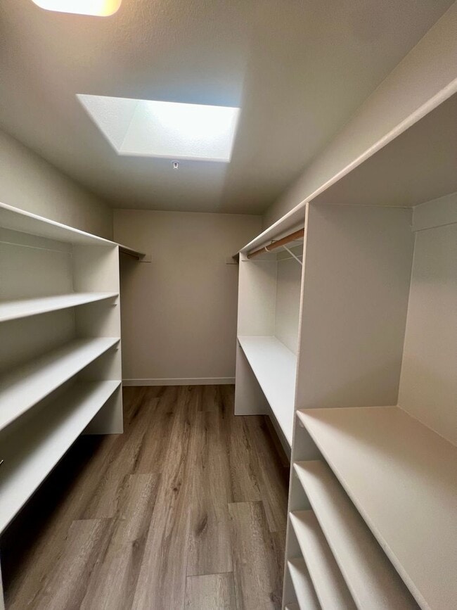 Building Photo - Unfurnished, 1-year long-term rental, Procure Only