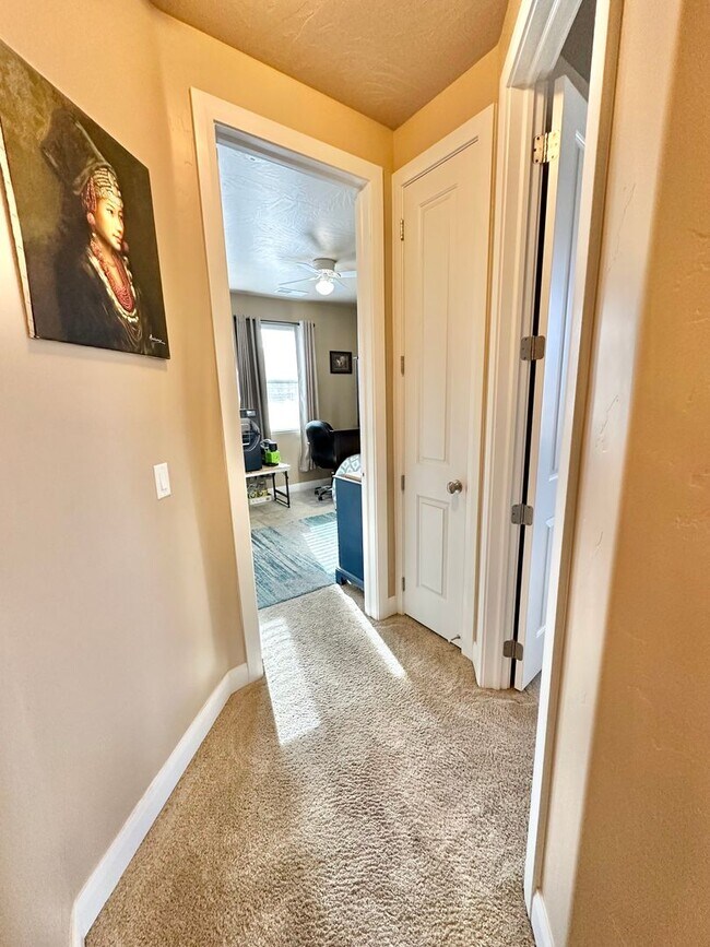 Building Photo - Short term lease! Beautiful Furnished St. George Home!!