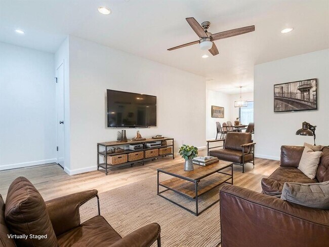 Building Photo - 8305 Summer Side Dr
