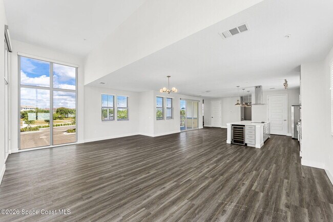 Building Photo - 8663 Ivanhoe Dr