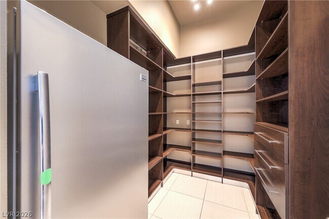 Building Photo - 1501 Foothills Village Dr
