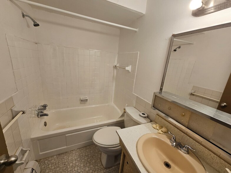 Building Photo - 1885 Taylor Rd