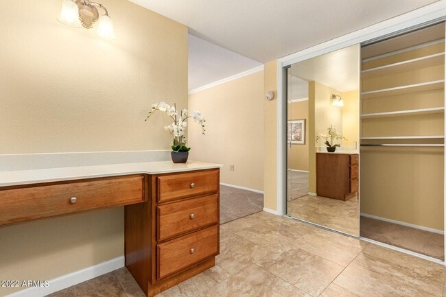 Building Photo - Your Oasis Awaits!