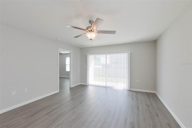 Building Photo - 8611 SW 44th Ct