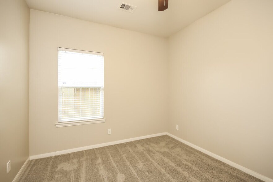 Building Photo - 138 Pequin Rd