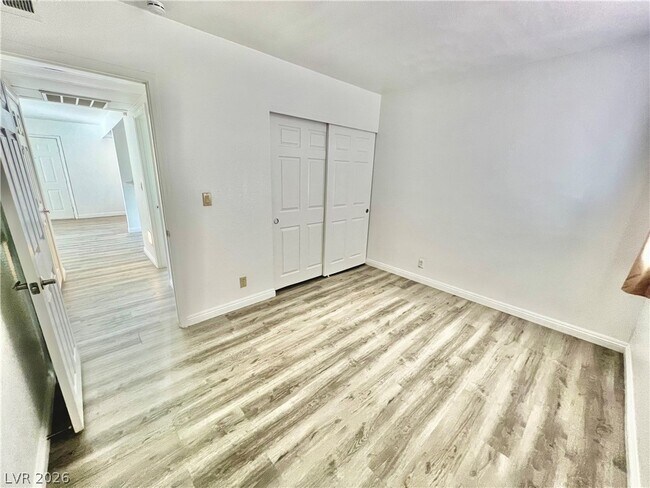 Building Photo - 4380 Sandy River Dr