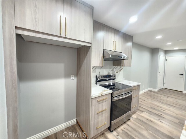 Building Photo - 5460 White Oak Ave