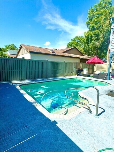 Building Photo - 6538 Abbey Rd