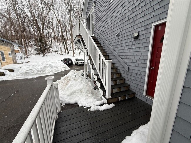 Building Photo - 176 Court St