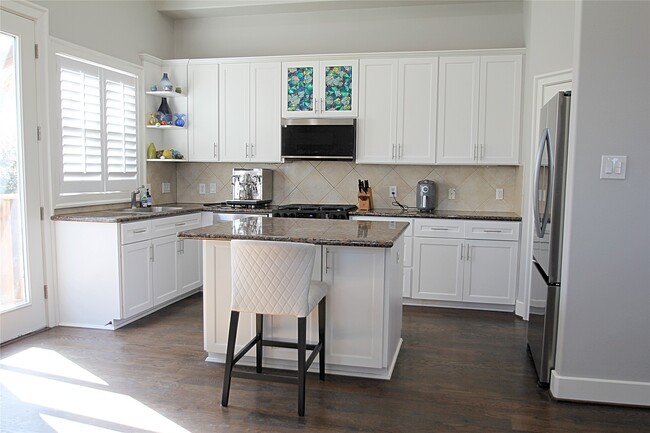 Building Photo - 1317 Bomar St