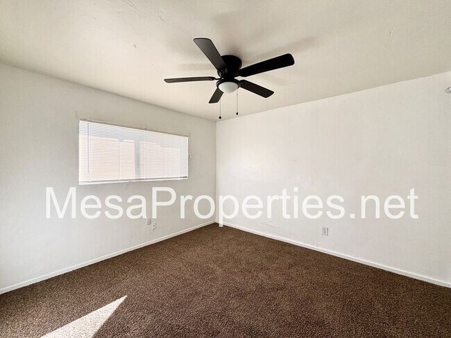 Building Photo - 16142 Orange St