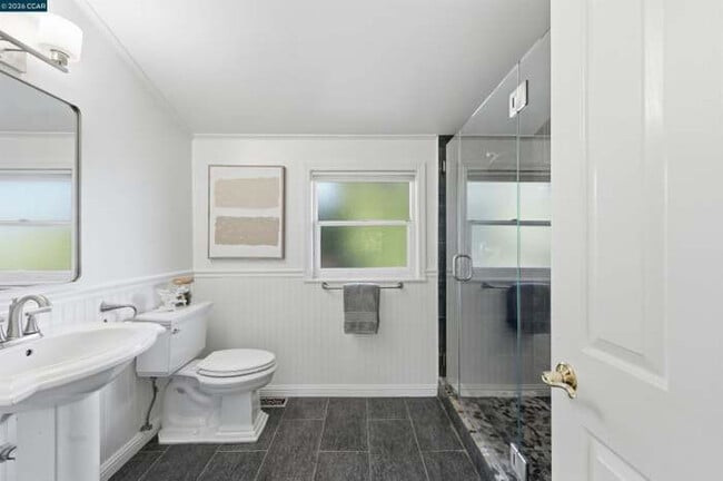 Building Photo - 2933 Madeira Way