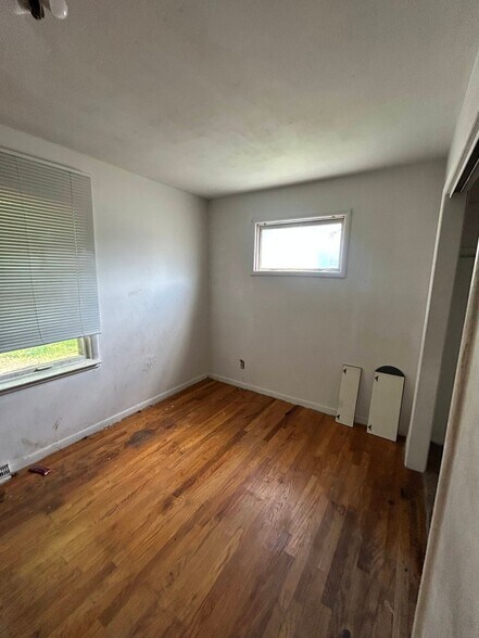 Building Photo - 10149 Baron Dr