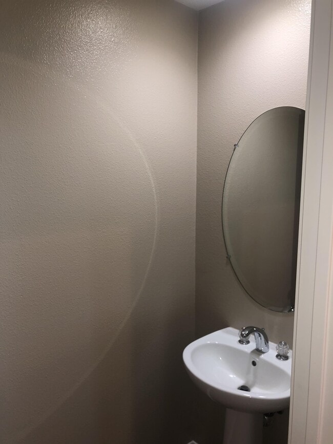 Building Photo - 33800 Willow Haven Ln