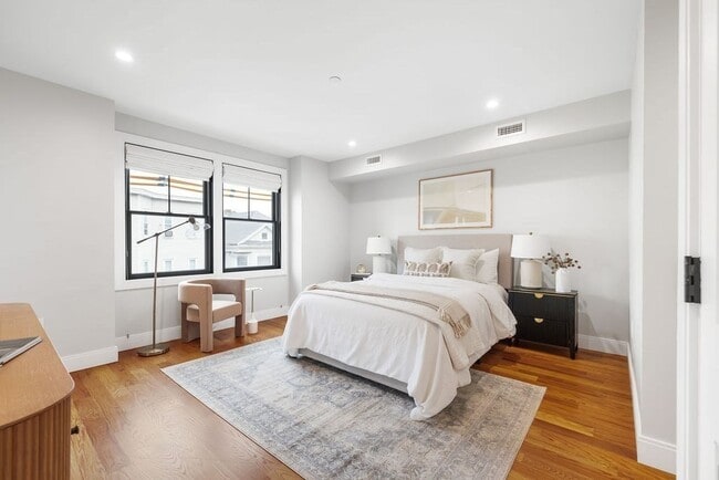 Building Photo - 113-115 Falcon St