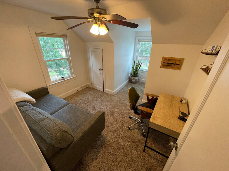 Building Photo - 2706 Pope Dr