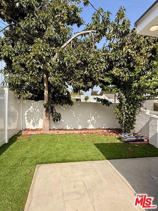 Building Photo - 3900 2nd Ave