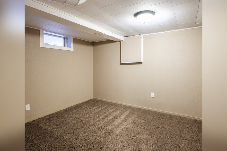 Storage room - 418 18th Ave SW