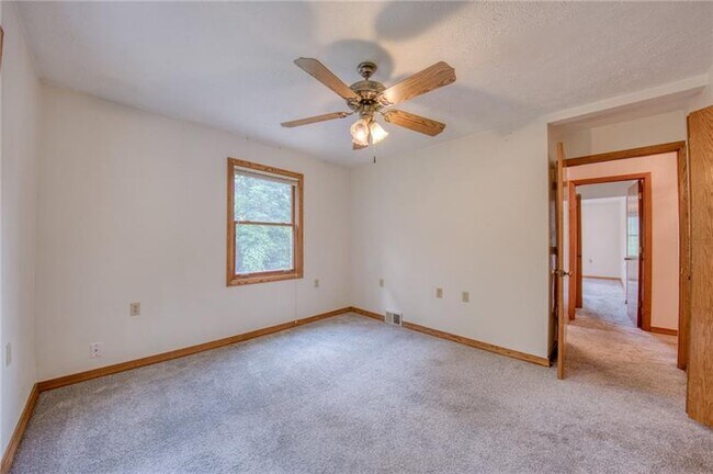 Building Photo - 4465 Mt Troy Rd Ext