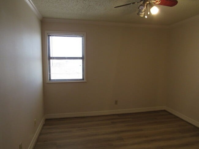 Building Photo - 1400 Ocean Dr