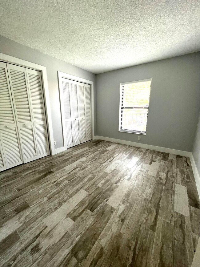 Building Photo - 2 Vía De Casas Sur