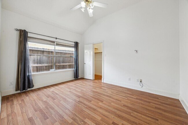 Building Photo - 1339 Parkway Ct