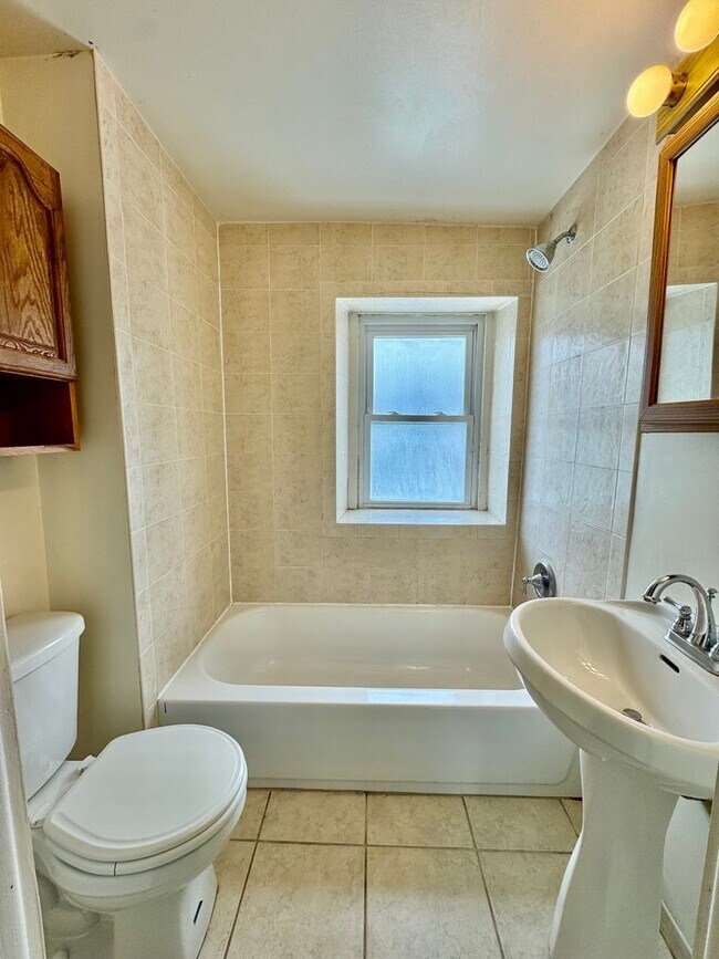 Building Photo - 129 Levering St