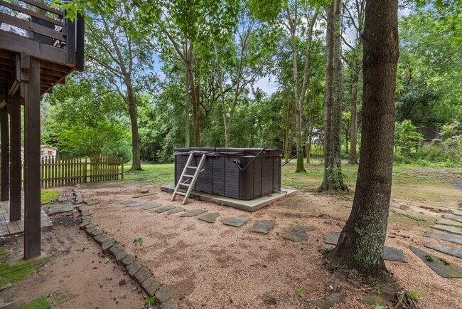 Building Photo - 14335 Hillshire Dr