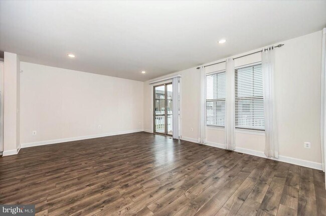 Building Photo - 45366 Daveno Square