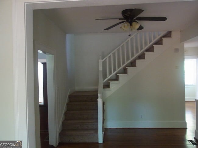 Building Photo - 886 Vedado Way NE