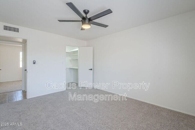Building Photo - 1708 W Estrella Dr