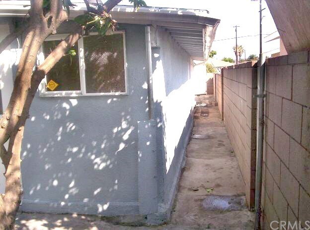 Building Photo - 1025 N Orange Ave