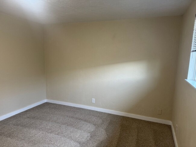 Building Photo - 41 N Lawrence St