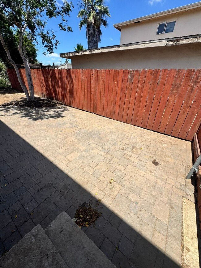 Building Photo - 6150-6152 Horton Drive