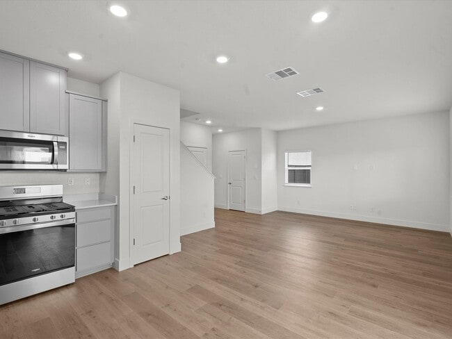 Building Photo - The Magnolia - 4 Bedroom, 2.5 Bath single ...