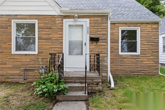 Building Photo - 909 Turner Ave