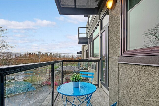 Building Photo - 2Bd/2Ba Seattle Condo